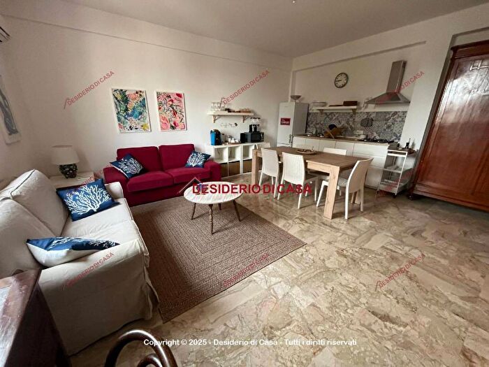 Appartamento con 5 locali in affitto in Via Giuseppe Catinella, Mondello Valdesi, Palermo