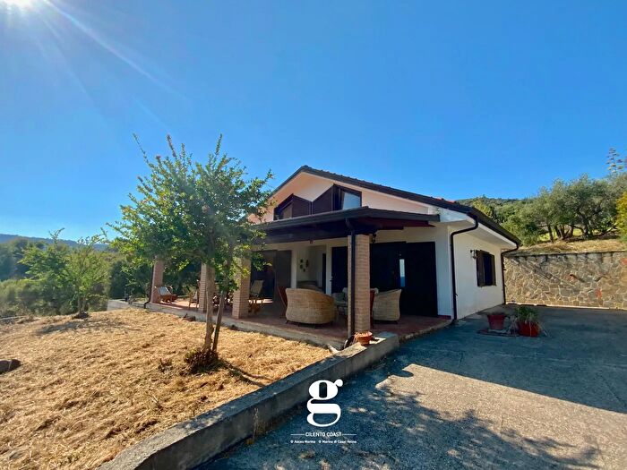 Casa con 5 locali in vendita in Località Piani Snc, Casal Velino