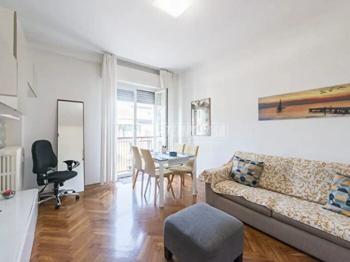 Appartamento bilocale in affitto in Via Ajaccio, Milano