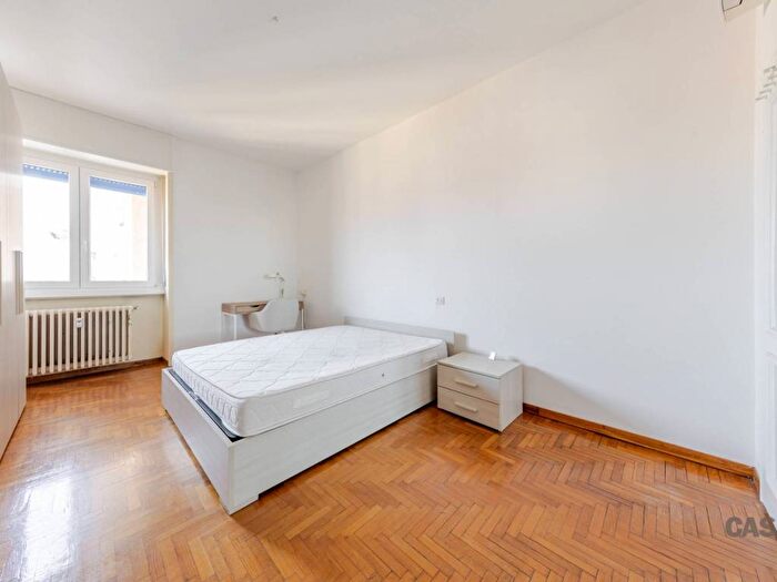 Appartamento trilocale in affitto in Viale Campania, Plebisciti Susa, Milano