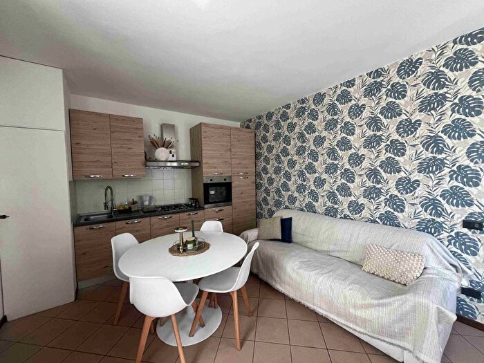 Appartamento bilocale in affitto in Piazza Federico Berera, Centro, Sesto Calende