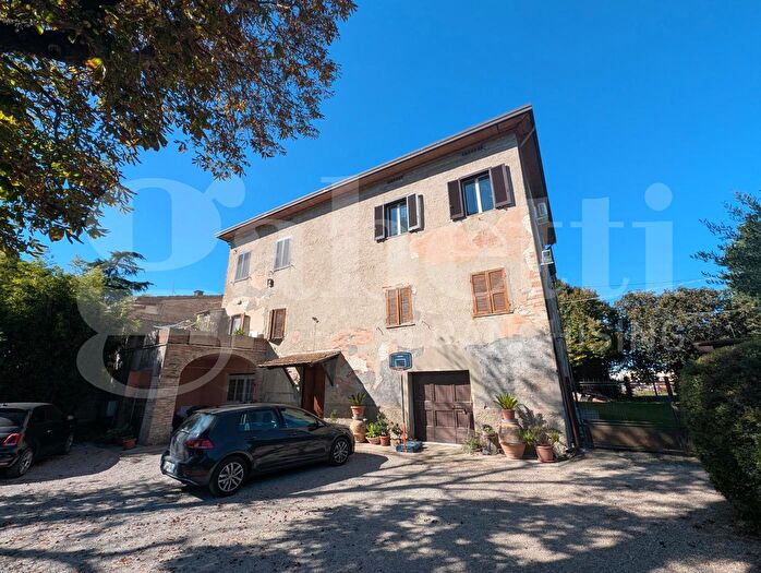 Appartamento quadrilocale in vendita in Strada Marscianese, Deruta