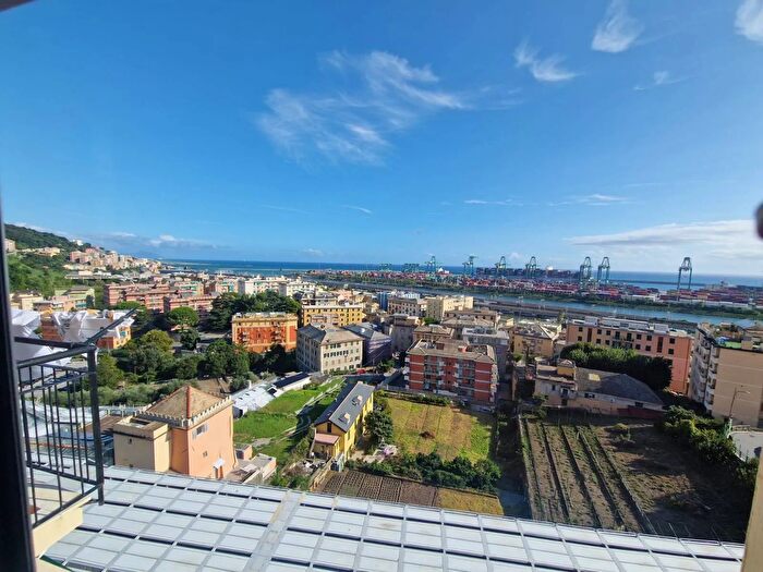 Appartamento con 5 locali in vendita in Via Villini Ambrogio Negrone, Genova
