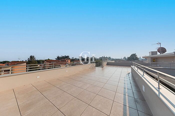 Appartamento quadrilocale in vendita in Desenzano Del Garda