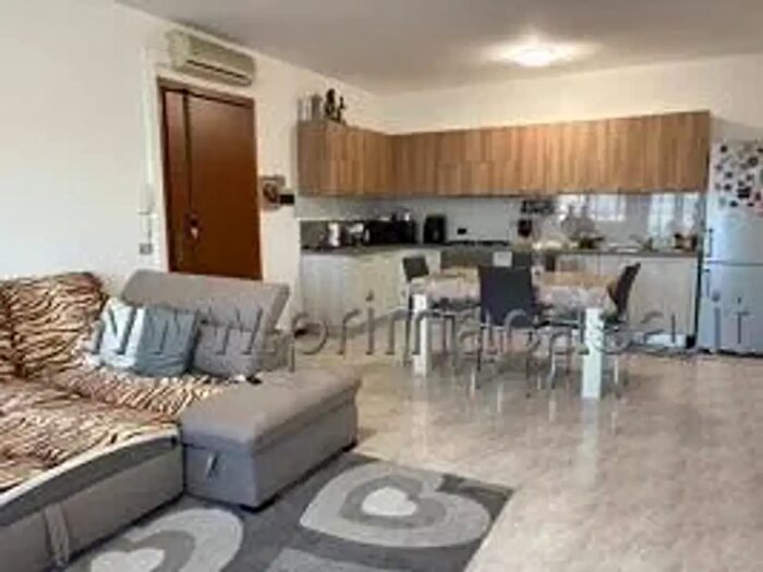 Appartamento con 5 locali in affitto in Via Carducci B, Cerea