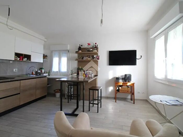 Casa quadrilocale in vendita in Via Babilonia, Mirandola