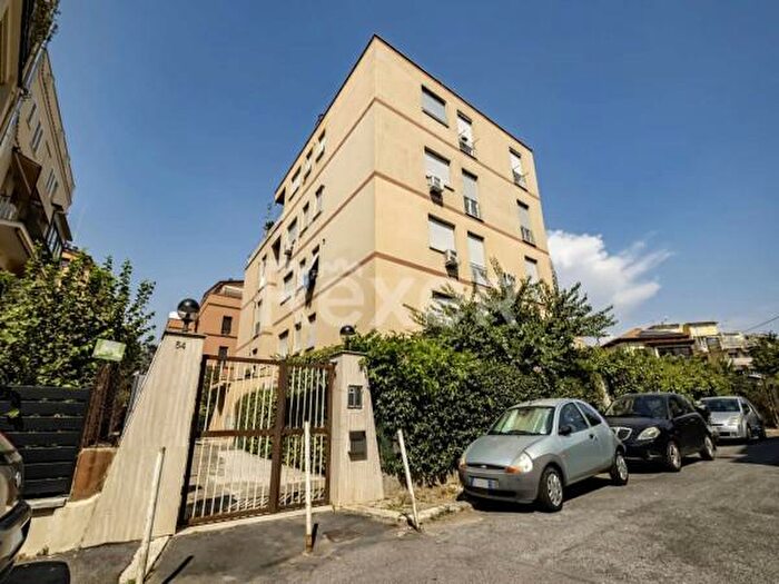 Appartamento bilocale in vendita in Via Pieve Ligure, Roma