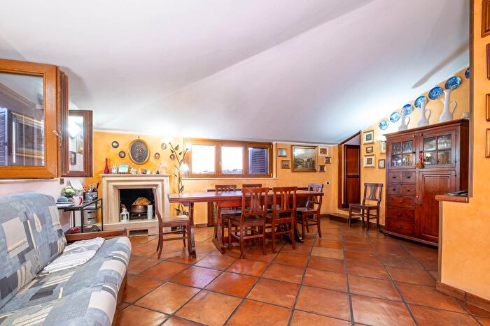 Appartamento trilocale in vendita in Marino