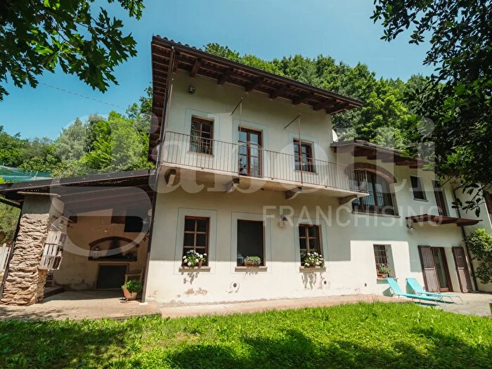Casa con 6 locali in vendita in Via Rivoira Rubiani, San Secondo Di Pinerolo