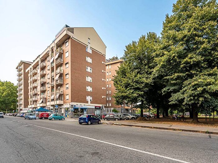Appartamento quadrilocale in affitto in Via Cimarosa, Barriera di Milano, Torino