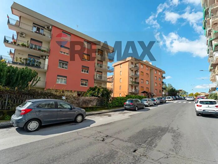 Appartamento quadrilocale in vendita in Via Carnazza, Tremestieri Etneo