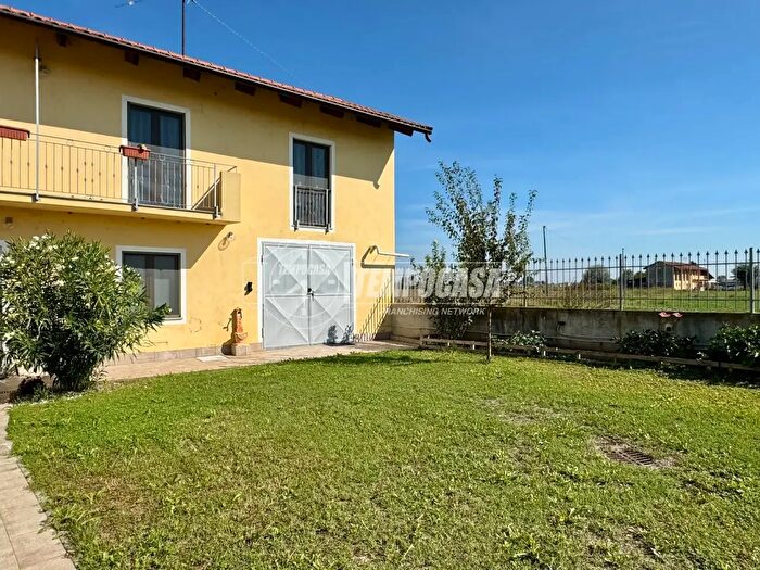 Casa con 6 locali in vendita in Via Verna, Monasterolo Di Savigliano