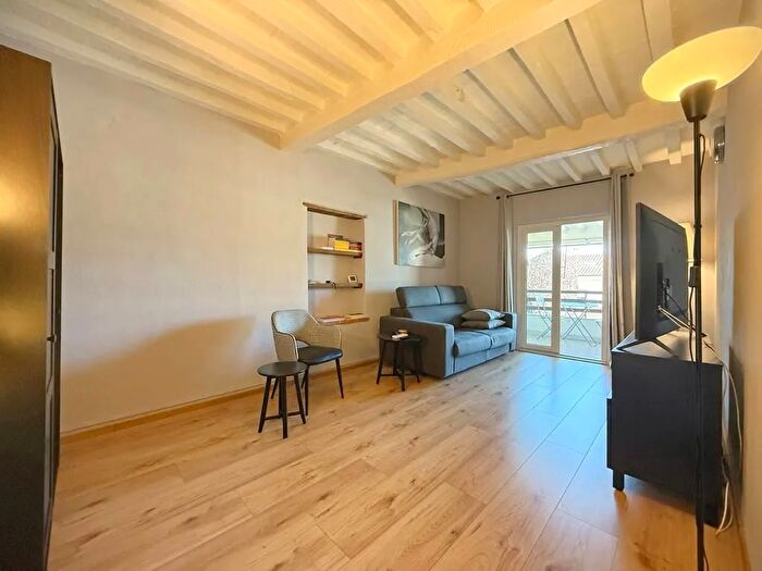 Appartamento con 6 locali in vendita in Pietrasanta