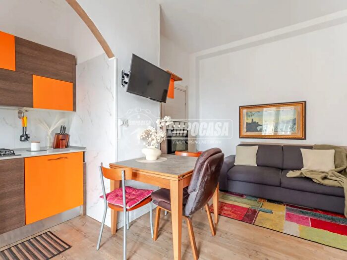 Appartamento trilocale in vendita in Via Francesco Cucchi, Milano