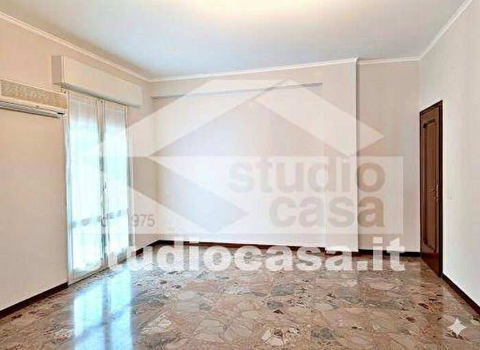 Appartamento trilocale in affitto in Piazza Castello, Cremona