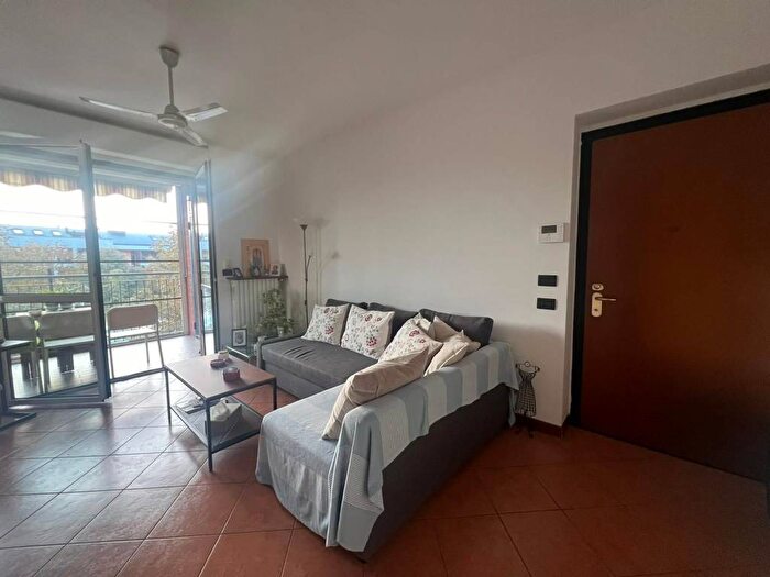 Appartamento bilocale in affitto in Via Luigi Alamanni, Vigentino Fatima, Milano