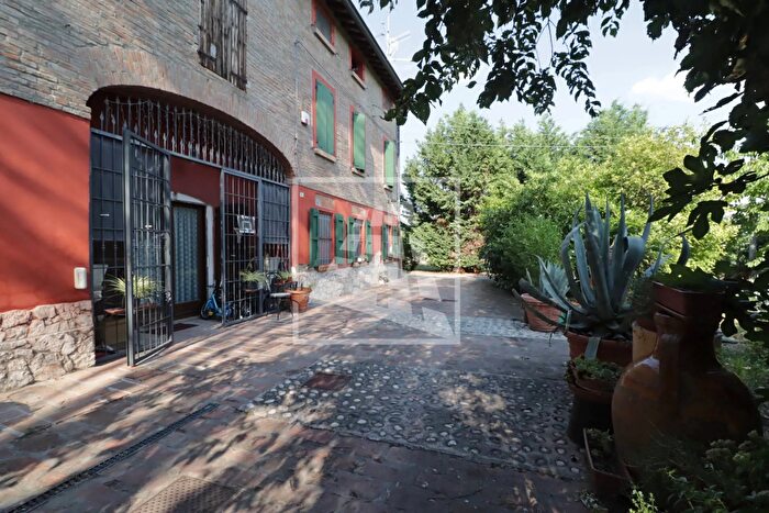 Casa quadrilocale in vendita in Via Lunga, Correggio