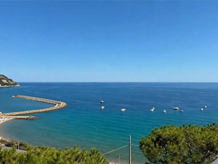 Appartamento trilocale in vendita in Bordighera
