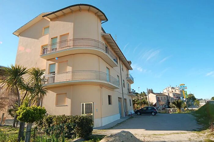 Appartamento con 5 locali in vendita in Località Ponte Nina, Campofilone