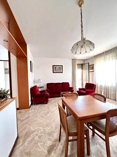 Appartamento quadrilocale in affitto in Via Salvo D'Acquisto, Baggio, Milano