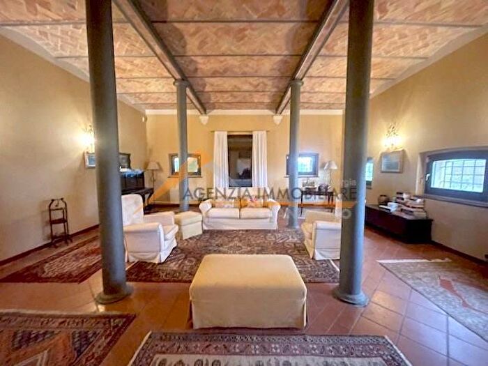 Casa con 11 locali in vendita in Via Fratelli Cervi, Ravenna