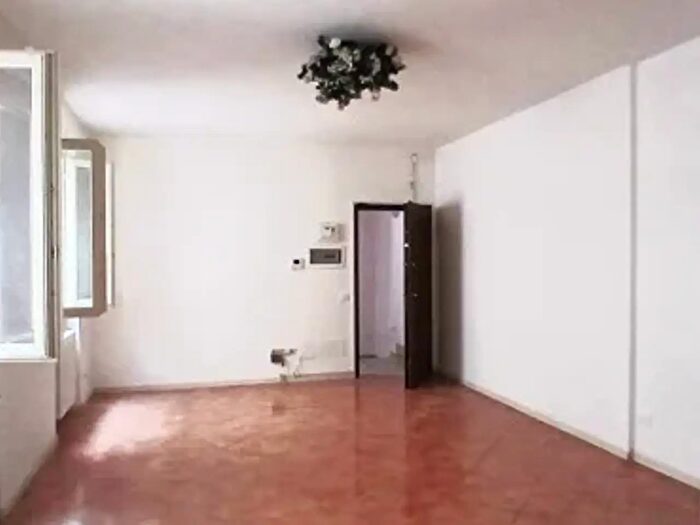 Appartamento trilocale in vendita in Via Emilia, Broni