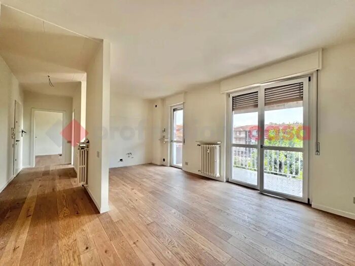 Appartamento bilocale in vendita in Via Lago di Garda, Arona