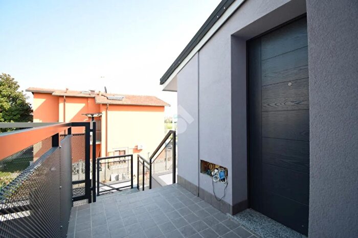 Appartamento trilocale in vendita in Via dei Mille, Brugherio