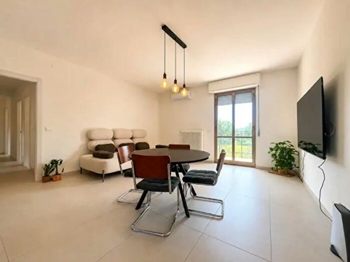 Appartamento con 5 locali in vendita in Via Nestore Pelicelli, Parma