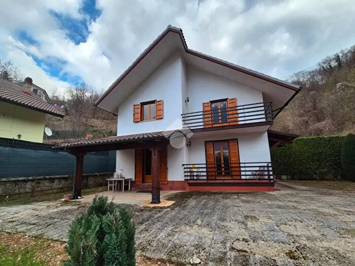 Casa con 5 locali in vendita in Via Valle Namicarda, Campoli Appennino