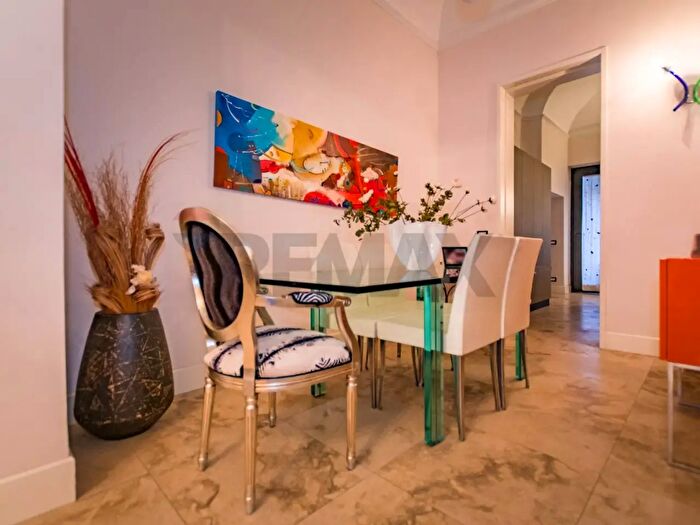 Appartamento trilocale in vendita in Via Isidoro La Lumia, Palermo