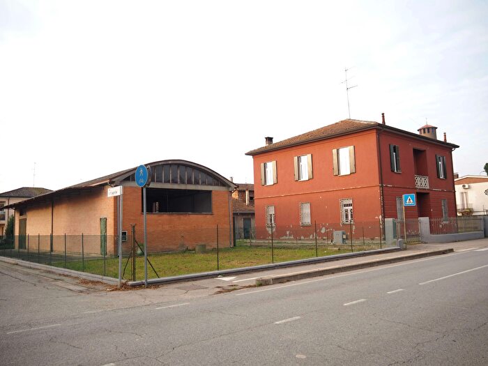 Casa con 13 locali in vendita in Lugo