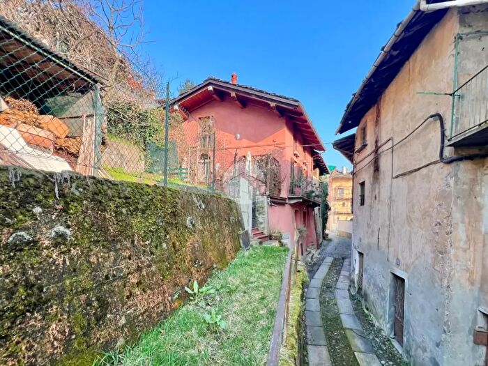 Casa con 7 locali in vendita in Via Fontana del Monte, Lanzo Torinese