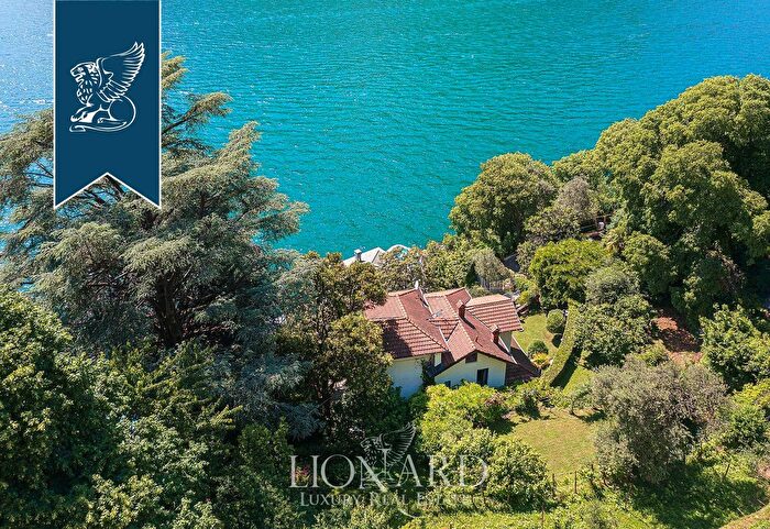 Casa quadrilocale in vendita in Pognana Lario