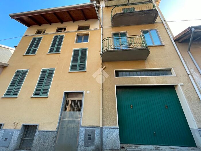 Casa con 8 locali in vendita in Frazione Bulliana, Valdilana