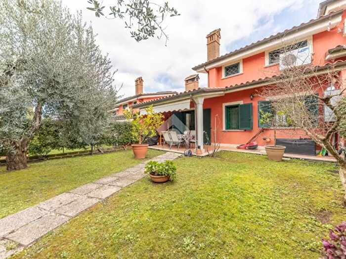 Casa con 5 locali in vendita in Via Morlupo, Capena