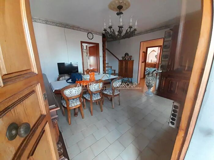 Appartamento quadrilocale in vendita in Via Lungobrugiano, Massa