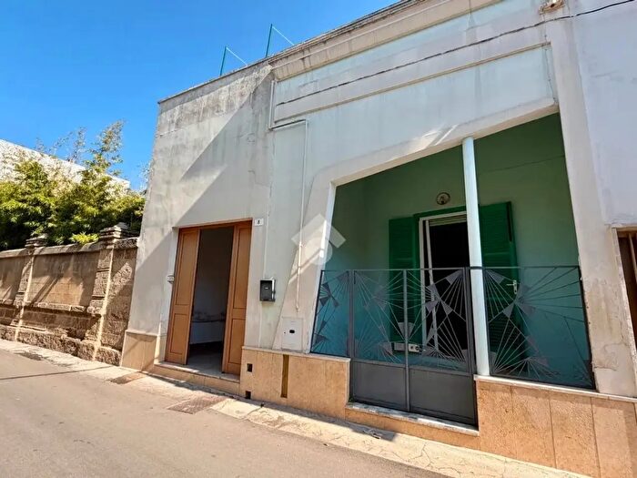 Appartamento quadrilocale in vendita in Via Nicola Tramacere, Tuglie