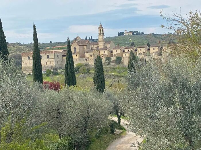 Casa con 6 locali in vendita in Piazza Acciaiuoli, Firenze