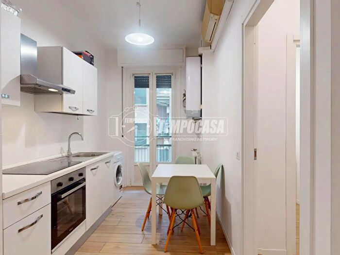 Appartamento trilocale in vendita in Via Traiano, Milano