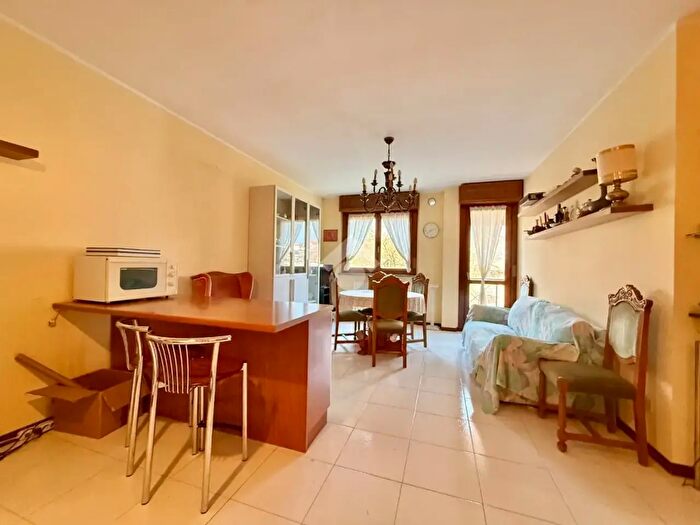 Appartamento trilocale in vendita in Via Valle Gavarnia, Scanzorosciate