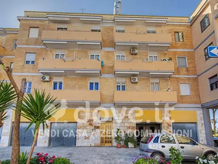 Appartamento quadrilocale in vendita in Piazza Pietro Giannone, Brindisi