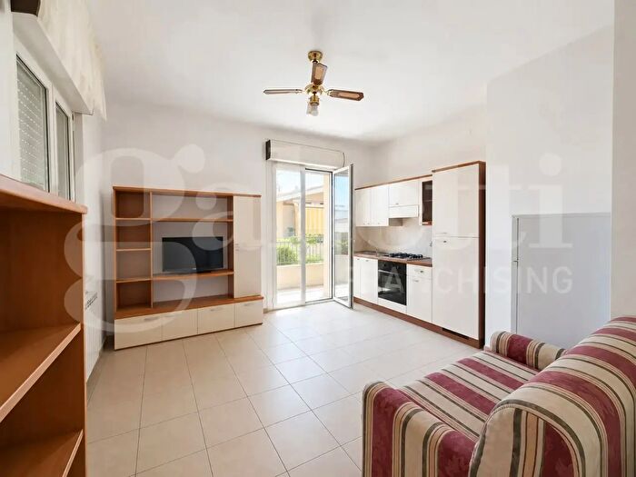 Appartamento quadrilocale in vendita in Via Edmondo De Amicis, Tortoreto