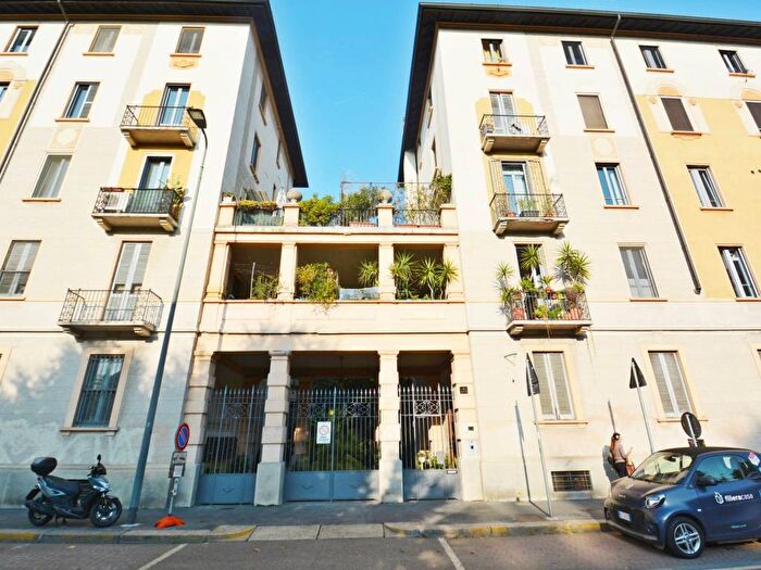 Appartamento bilocale in affitto in Piazza Bibbiena, Corso San Gottardo, Milano