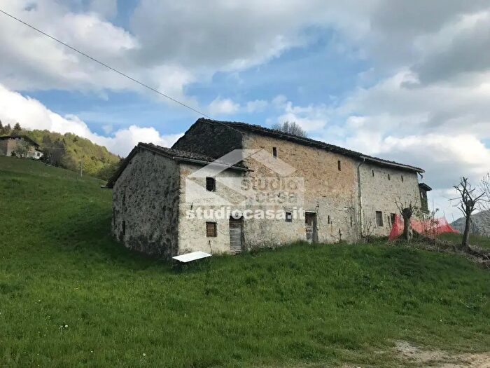 Casa in vendita in Via Risorgimento, Dossena