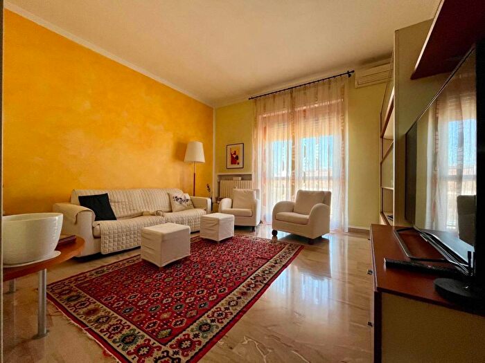 Appartamento trilocale in affitto in Via Augusto Righi, Borgo Rovereto Piscina, Alessandria