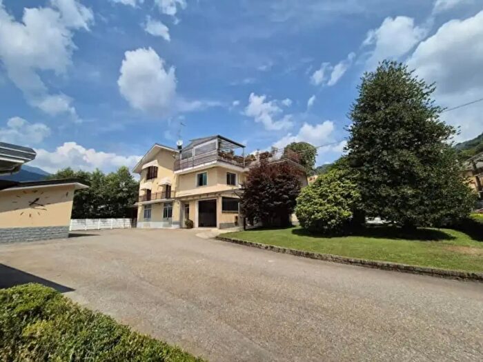 Casa con 6 locali in vendita in Via Giacomo Massarotti, Quarona