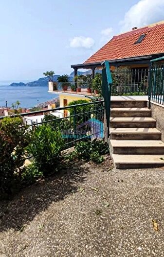 Appartamento trilocale in vendita in Contrada Sillemi, Letojanni