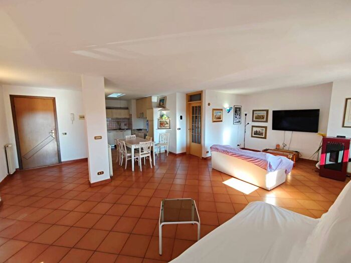 Appartamento trilocale in affitto in Piazza Roma, Sedegliano Gradisca, Sedegliano