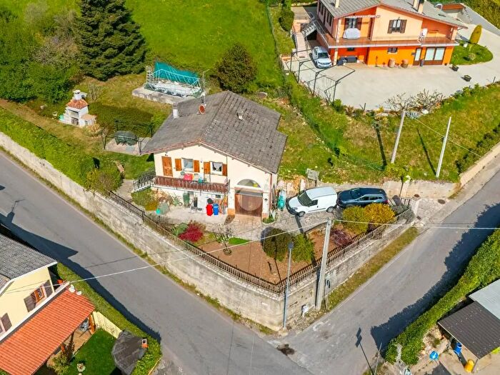 Casa con 5 locali in vendita in Contrada Baccoi, Rovere Veronese